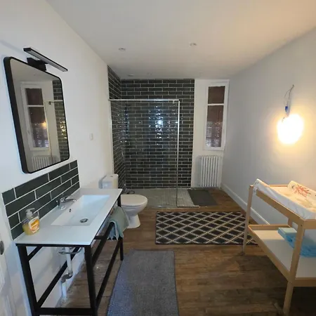 De La Cite 30 Personnes Avec Piscine Σπίτι διακοπών Châlons-en-Champagne