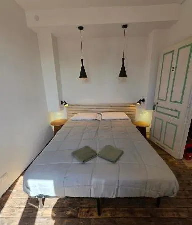 De La Cite 30 Personnes Avec Piscine *